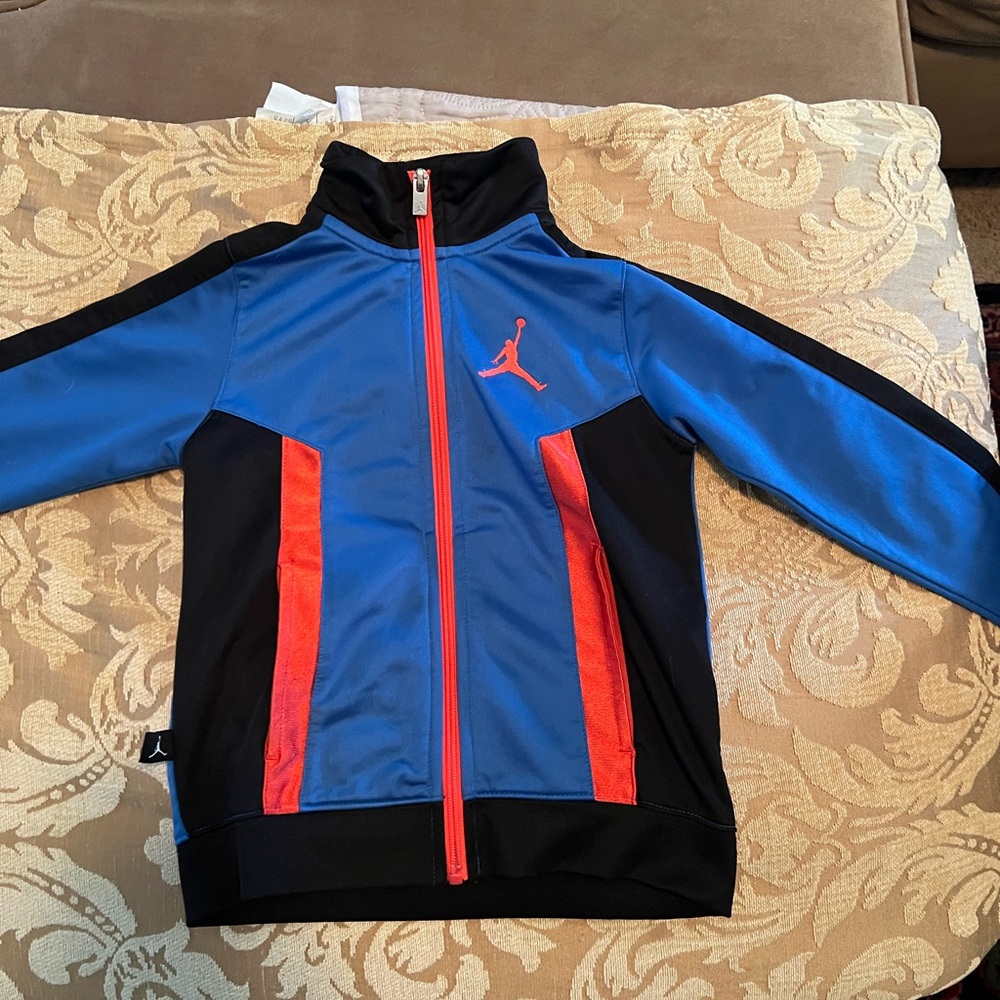 Jordan Size 5 S P CH(4-5 year old) Zippered Sports Jacket